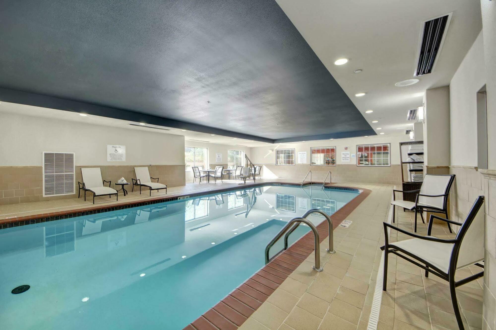 Holiday Inn Express And Suites Oklahoma City North By Ihg Exteriör bild